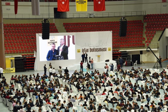 Başkan Akyürek, iftar buluşmalarını sürdürüyor