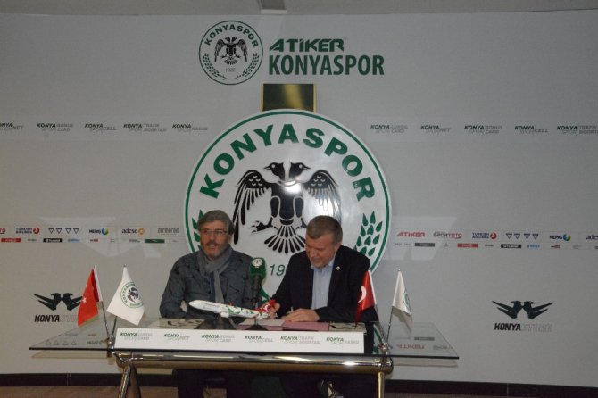 Mustafa Reşit Akçay Konyaspor’da