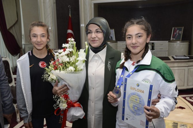 Başkan Toru başarılı sporcuları ağırladı