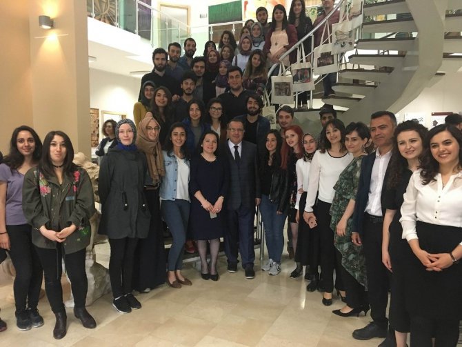 Selçuk, İç Mimarlık ve Çevre Tasarımı Bölümünden proje sergisi