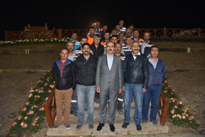 Başkan Altay Çiçek Bahçesindeki gece çalışmalarını inceledi
