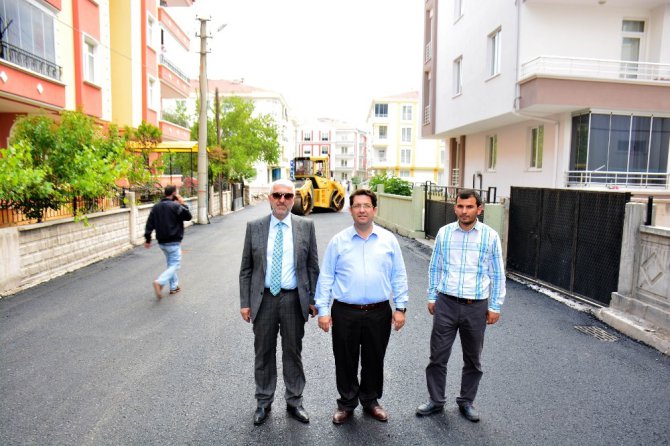 Aksaray Belediyesine vatandaşlardan asfalt teşekkürü