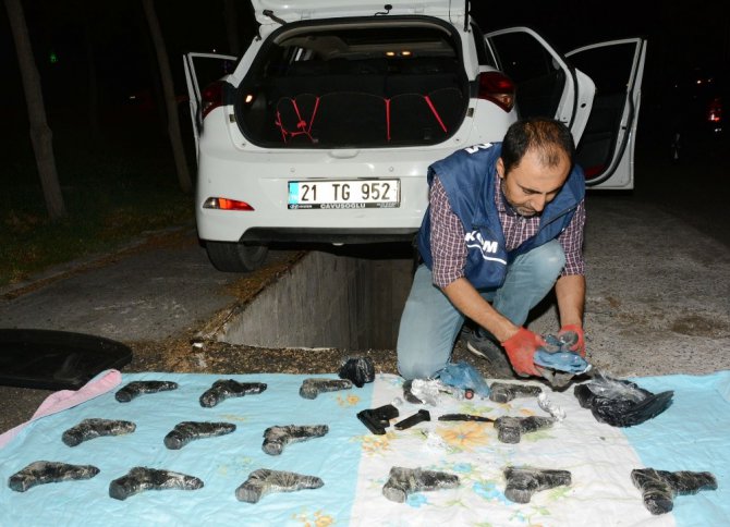 PKK’nın silah taşıyıcısı 18 tabancayla Aksaray’da yakalandı