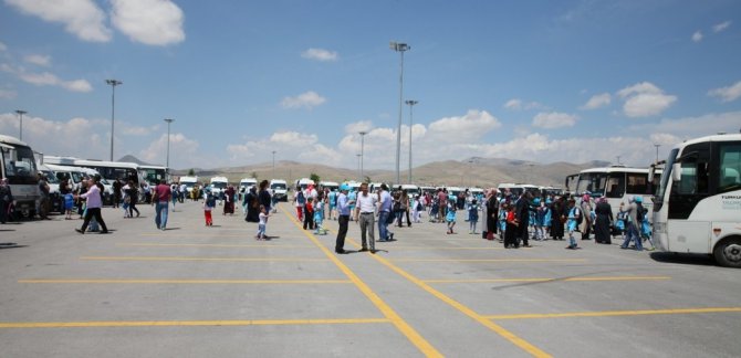 Spor okulları 10 bin kişi ile start verdi