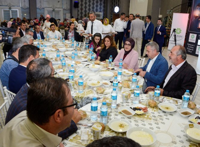 Meram ailesi iftarda buluştu