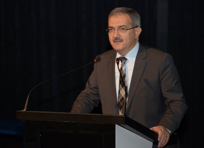 Selçuk’ta ödüllü sanatçıların mezuniyet sevinci