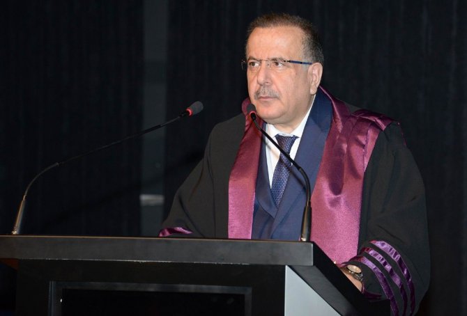 Selçuk’ta ödüllü sanatçıların mezuniyet sevinci