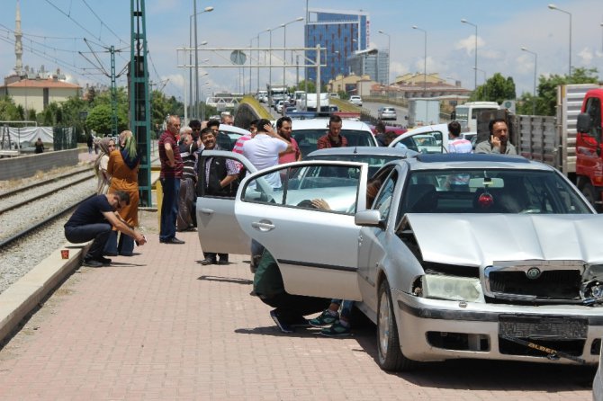 Konya’da zincirleme kaza: 13 araç birbirine girdi