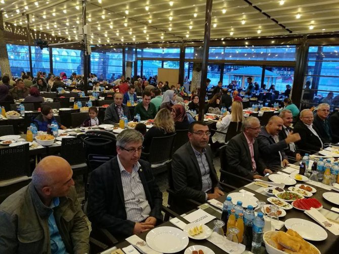 Başkan Özaltun, belediye çalışanlarıyla iftarda buluştu