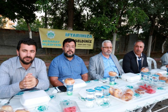 Aksaray Belediyesi’nin mahalle iftarları ilgi görüyor