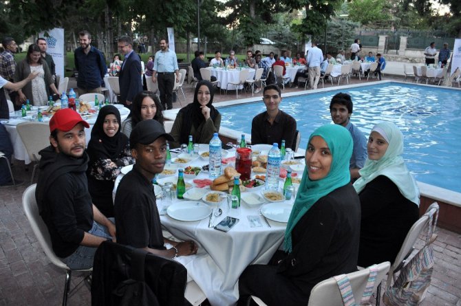 NEÜ KONDİL iftarında 35 ülkeden 150 öğrenci bir araya geldi