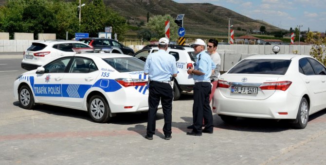 Aksaray’da uzun namlulu silahlarla bayram trafiği denetimi