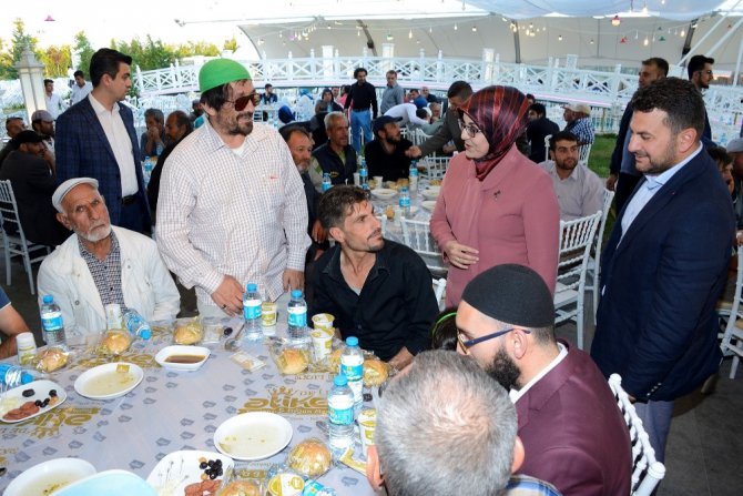 Başkan Toru gönül dostlarıyla iftar açtı