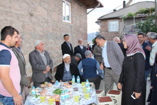 Milletvekili Erdoğan şehit ailesiyle iftar yaptı