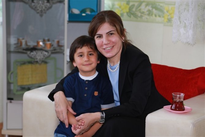 Vali Pekmez’den şehit ailelerine bayram ziyareti