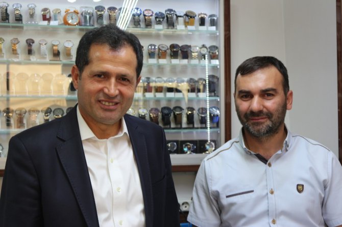 Altunyaldız, esnafla bayramlaştı