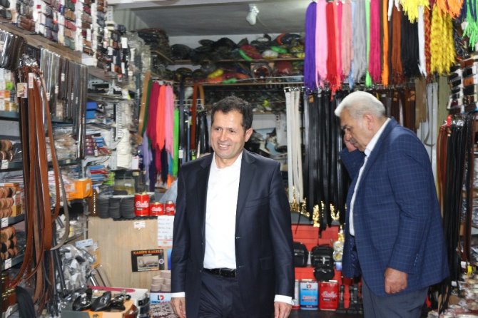 Altunyaldız, esnafla bayramlaştı