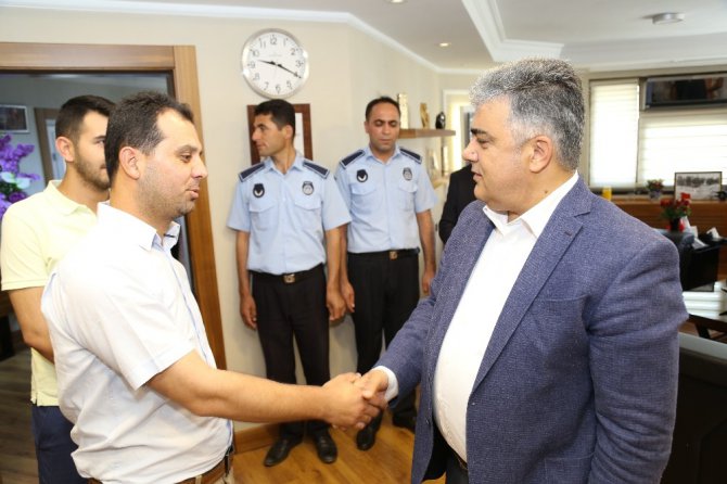 Başkan Özgüven personelle bayramlaştı