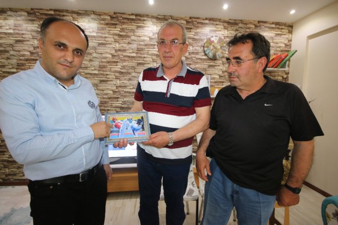 Dünya şampiyonunun ismi memleketinde spor salonuna verilecek