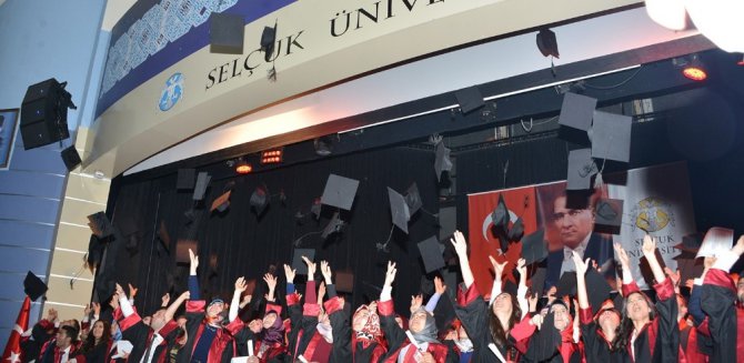 Selçuk Tıp Fakültesi’nde mezuniyet heyecanı