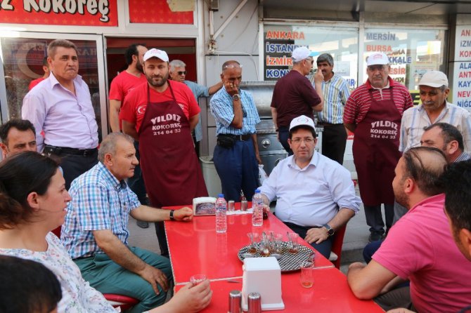 Başkan Yazgı, alt geçit yapılacak bölgedeki esnaflarla görüştü