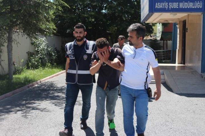 Sinyal kesici jammerla 13 bin lira çalan şüpheliler yakalandı