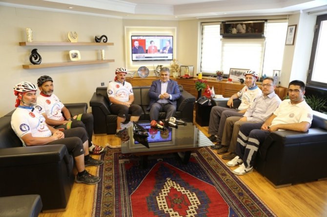 Başkan Özgüven: “Bu yüce millet 15 Temmuz ruhunu sonsuza kadar yaşatacaktır”