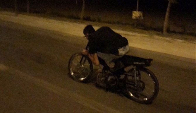 Motosikletleriyle ölümü meydan okudular