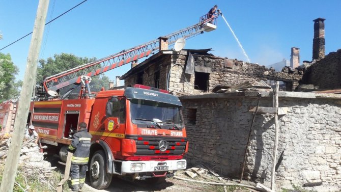 Beyşehir’de ev yangını