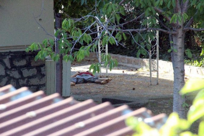 Teröristlerin evinde 3 kilo TNT patlayıcı ve canlı bomba yeleği bulundu