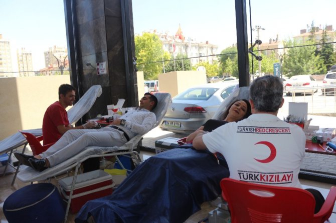 Medova’dan Kızılay’a kan desteği