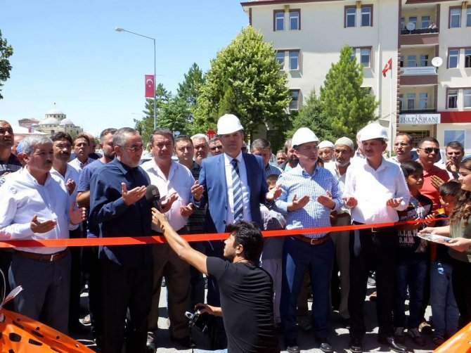 Sultanhanı beldesinde doğalgaz altyapı temeli törenle atıldı