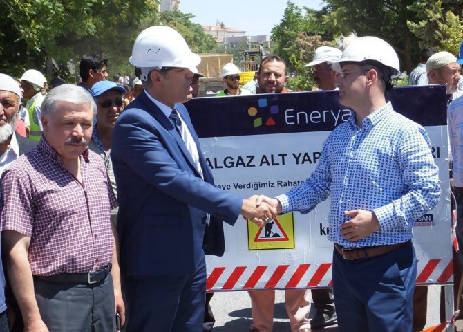 Sultanhanı beldesinde doğalgaz altyapı temeli törenle atıldı