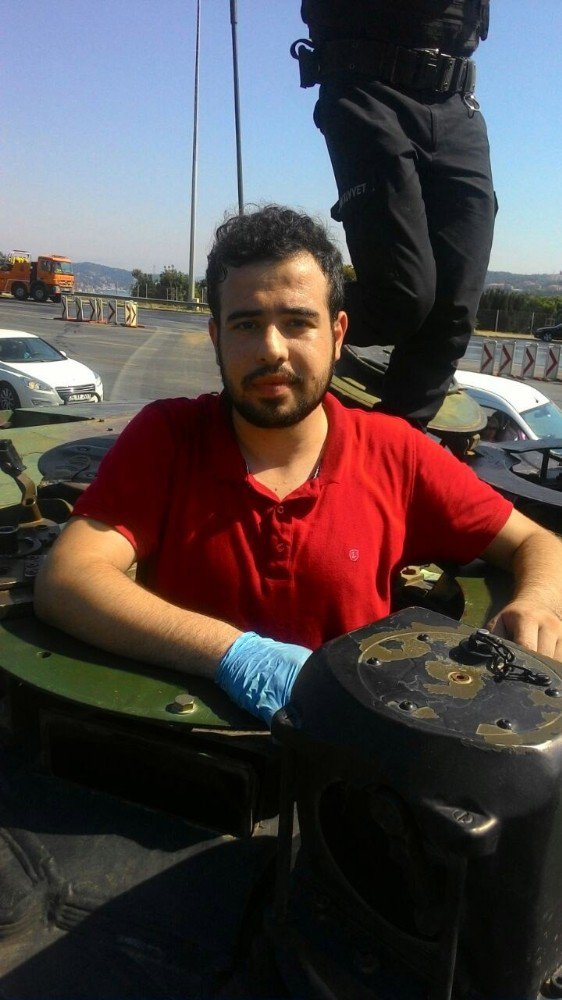 Tankları Şehitler Köprüsünden kaldıran genç o anları anlattı