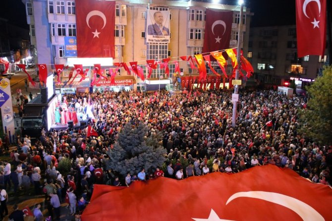 15 Temmuz’un yıldönümünde Akşehirliler demokrasi nöbeti tuttu