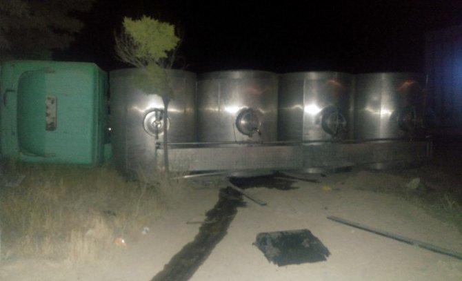 Süt tankeri üzerine devrilen 15 yaşındaki genç öldü