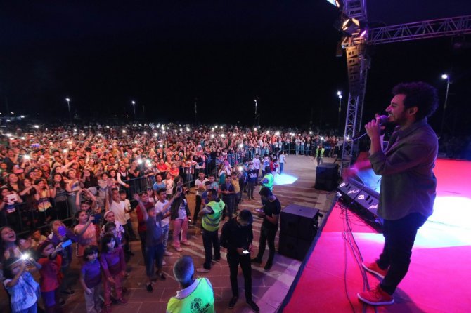 Buray, Beyşehir’de hayranlarını coşturdu