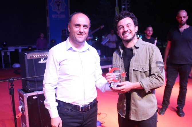 Buray, Beyşehir’de hayranlarını coşturdu