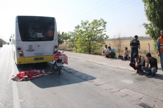 Belediye otobüsüne arkadan çarpan motosiklet sürücüsü hayatını kaybetti