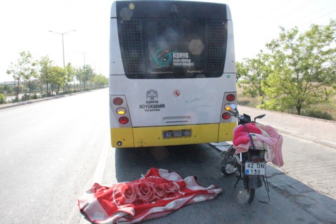 Belediye otobüsüne arkadan çarpan motosiklet sürücüsü hayatını kaybetti