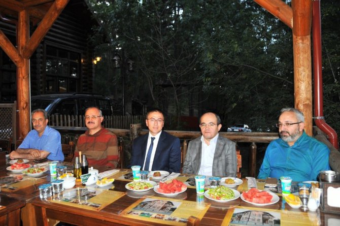 Başkan Akkaya veda yemeği düzenledi