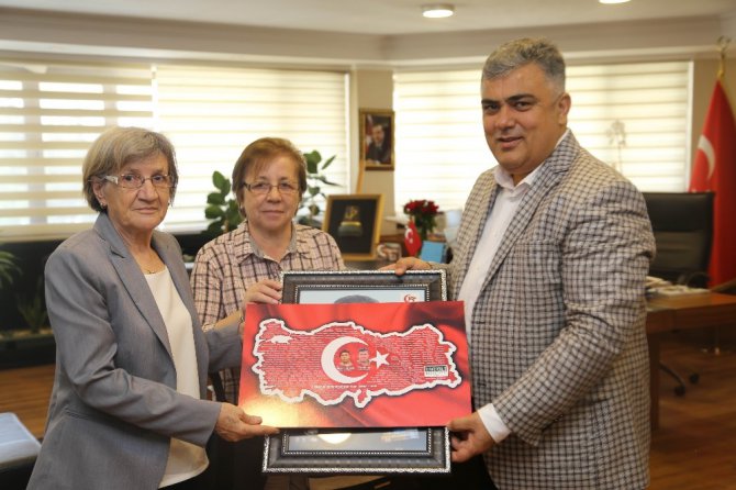 15 Temmuz şehidi annesinden Özgüven’e ziyaret