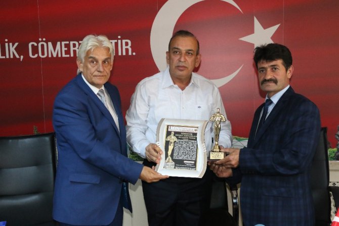 Konya Bakır ve Kalaycılar Odası Başkanı Torus ’Esnaf Oscarı’nın sahibi oldu