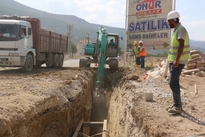 Akşehir’in mahallelerine yeni kanalizasyon şebekesi