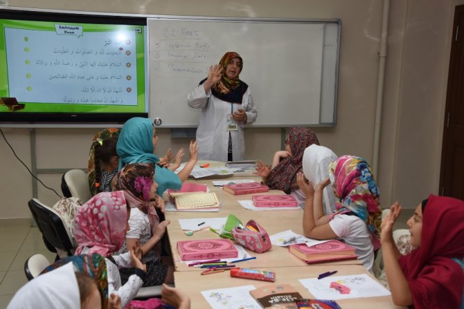 Genç KOMEK Yaz Okulu’nda Kur’an-ı Kerim sevinci