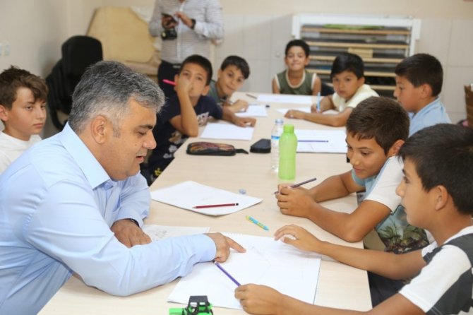 Başkan Özgüven miniklerle birlikte