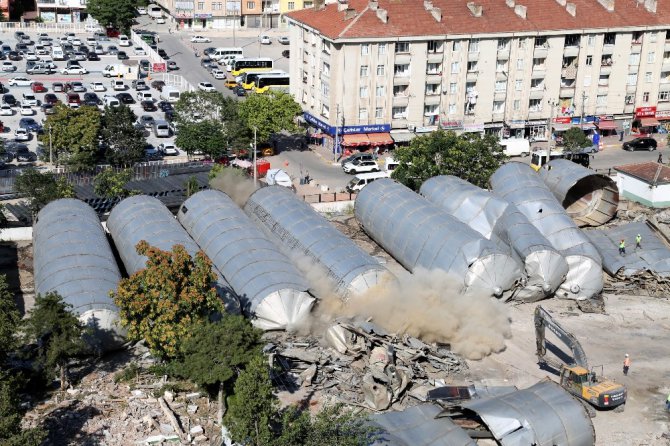Aksaray’da siloların son kulesi de yıkıldı