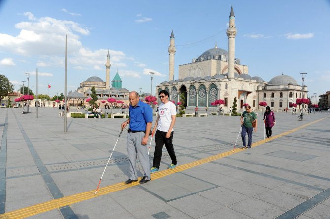 Konya’da engelleri kaldıran yollar yapılıyor