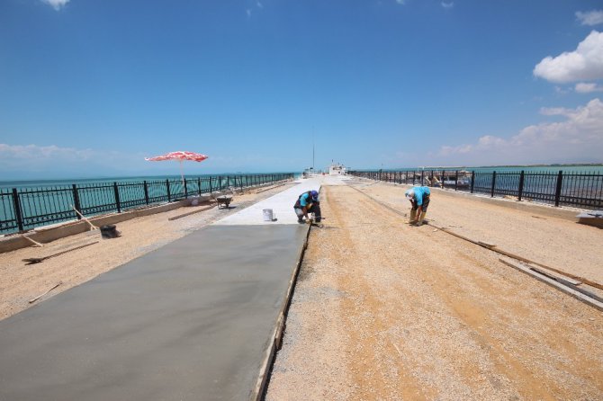 Beyşehir’de yollar baskı beton konforuyla tanışıyor