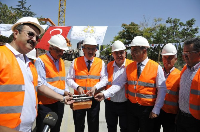Selçuk’ta küçükbaş hayvan hastanesinin temeli atıldı